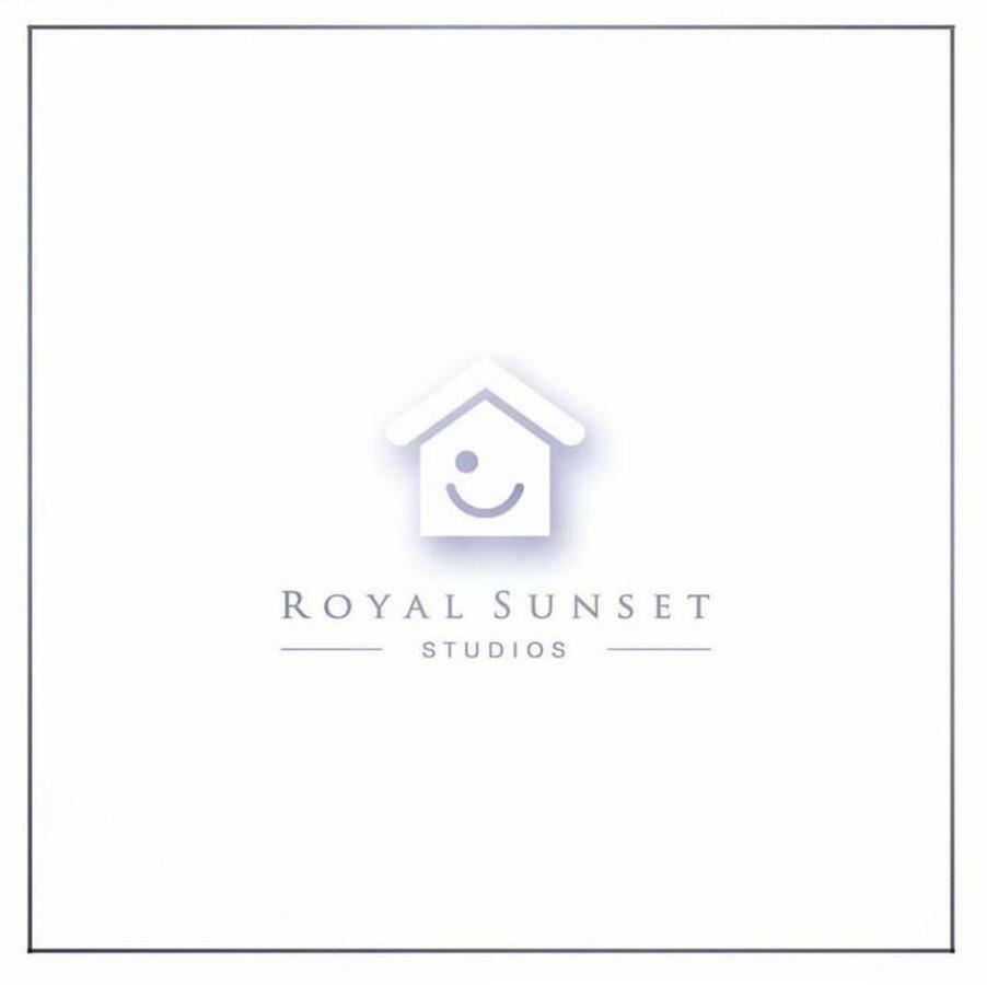 Royal Sunset Studios & Apartments ลิมาซอล ภายนอก รูปภาพ